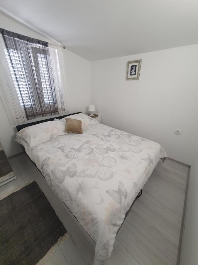 Apartments Nemcic 2 Нін Екстер'єр фото
