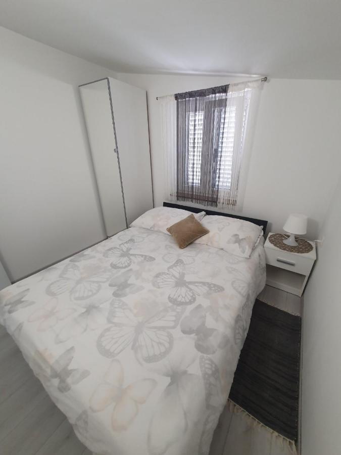 Apartments Nemcic 2 Нін Екстер'єр фото