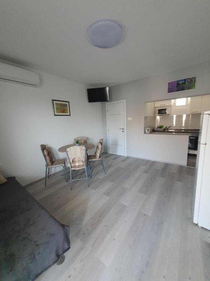 Apartments Nemcic 2 Нін Екстер'єр фото