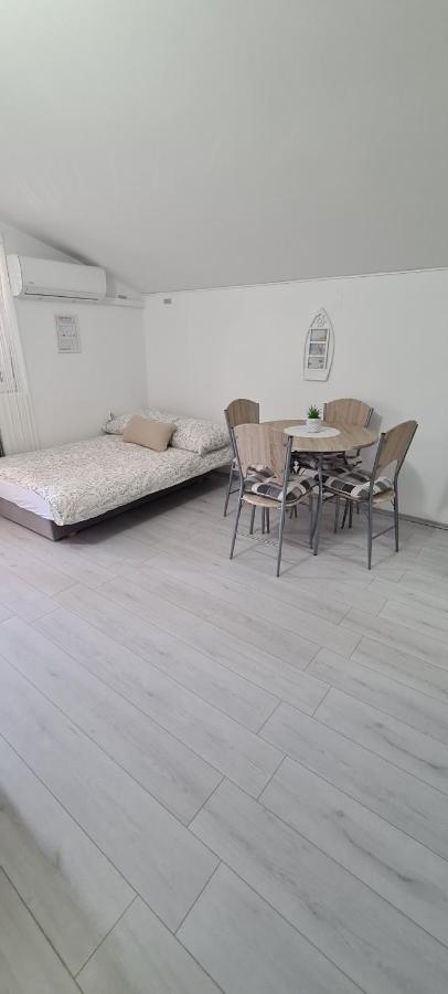 Apartments Nemcic 2 Нін Екстер'єр фото